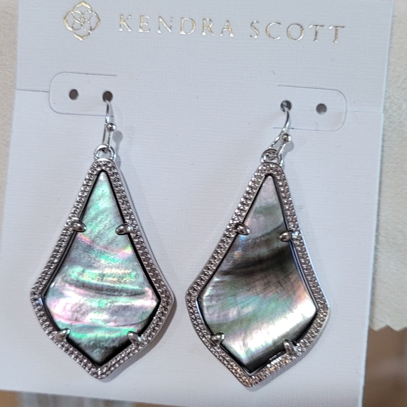 NWT Kendra Scott Set Black Mother of Pearl in Silver Gorgeous coloring ! - Picture 3 of 16
